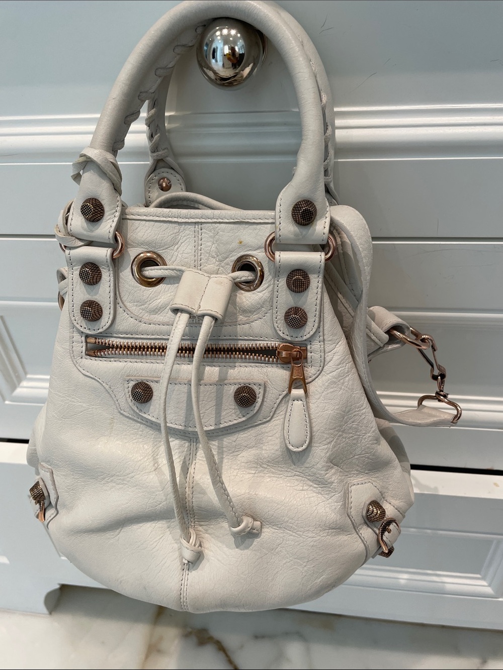 Balenciaga la Cagole White Leather Drawstring Women’s Shoulder Bag